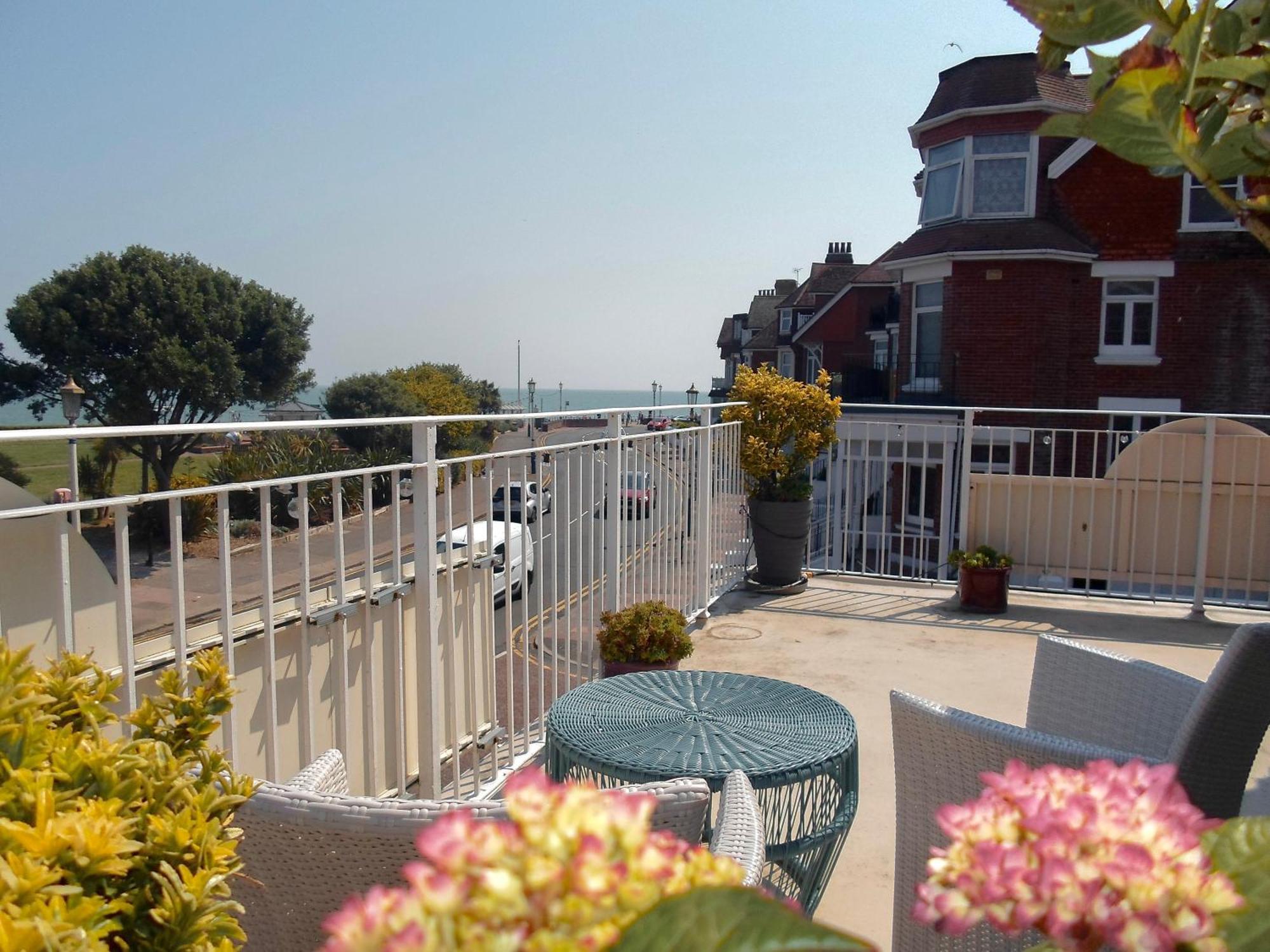 The New England Hotel Eastbourne Exterior photo